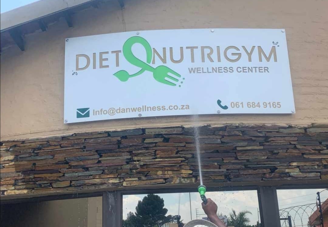 chromadek signs